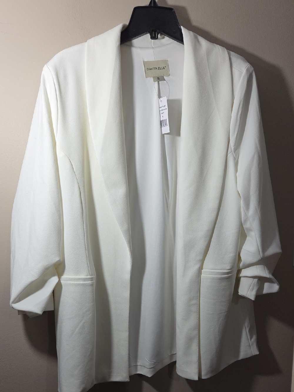 Dakota Blue. Women's White Open-Front Blazer